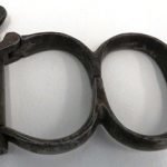 Figure of eight handcuffs